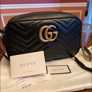 GUCCI GG MARMONT MATELASSE SMALL LEATHER CROSSBODY